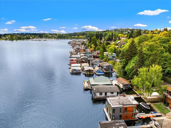 3206 Portage Bay Place E, Seattle WA 98102