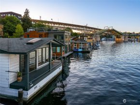 3206 Portage Bay Place E, Seattle WA 98102