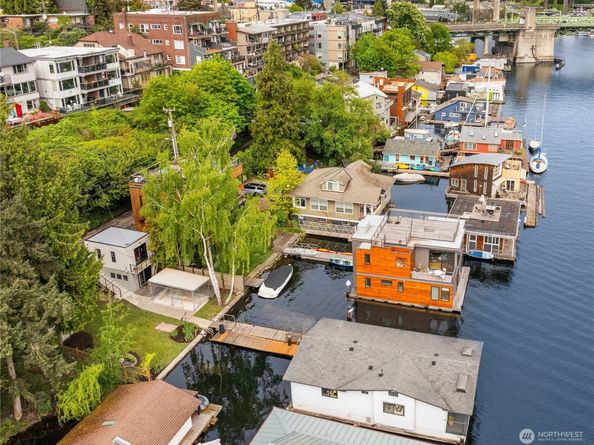 3206 Portage Bay Place E, Seattle WA 98102