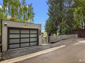 3206 Portage Bay Place E, Seattle WA 98102