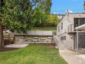 3206 Portage Bay Place E, Seattle WA 98102
