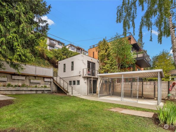 3206 Portage Bay Place E, Seattle WA 98102