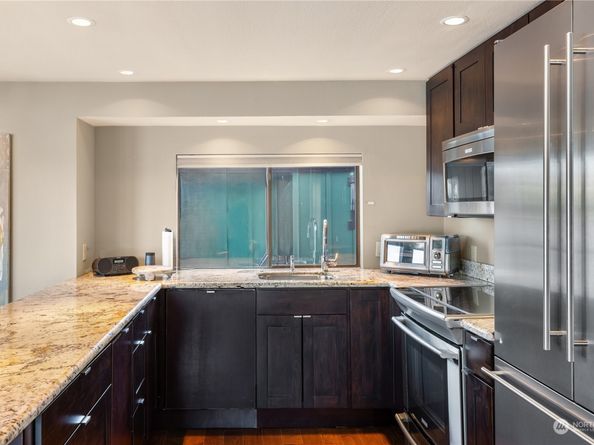 3206 Portage Bay Place E, Seattle WA 98102