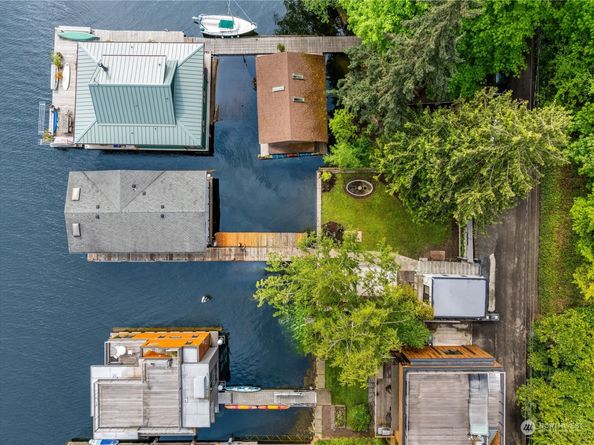 3206 Portage Bay Place E, Seattle WA 98102