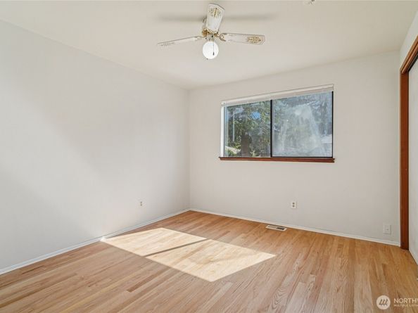 1809 Blaine Avenue NE, Renton WA 98056