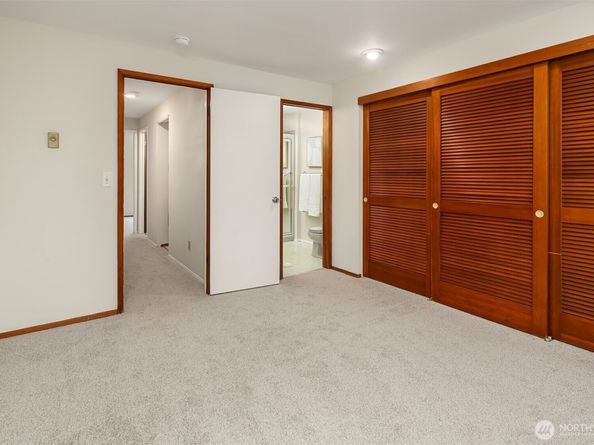 19805 15th Avenue NE 3, Shoreline WA 98155