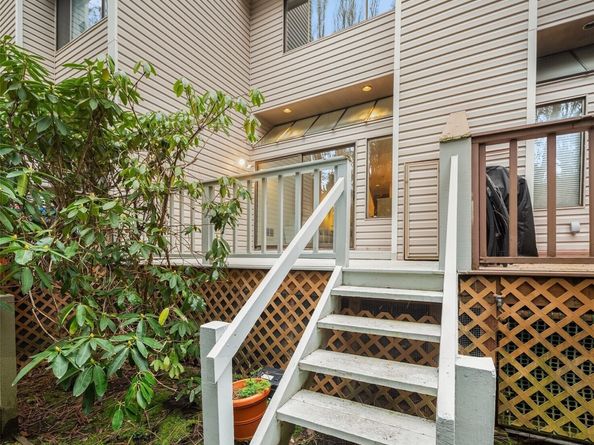 19805 15th Avenue NE 3, Shoreline WA 98155