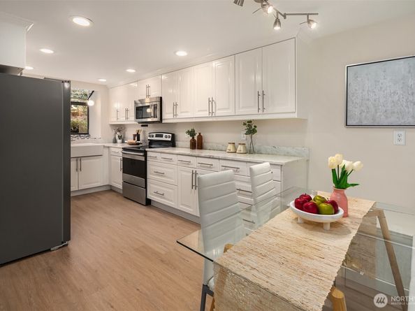 19805 15th Avenue NE 3, Shoreline WA 98155