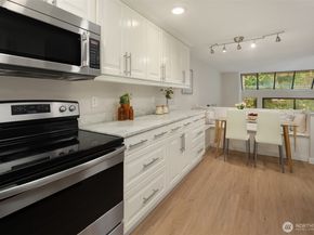 19805 15th Avenue NE 3, Shoreline WA 98155