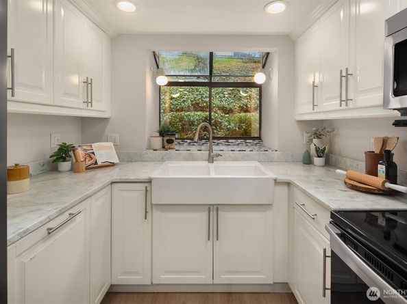 19805 15th Avenue NE 3, Shoreline WA 98155