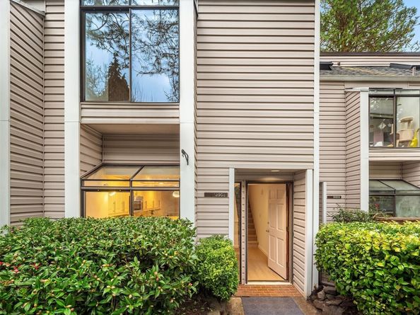 19805 15th Avenue NE 3, Shoreline WA 98155