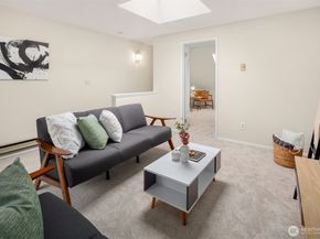 19805 15th Avenue NE 3, Shoreline WA 98155