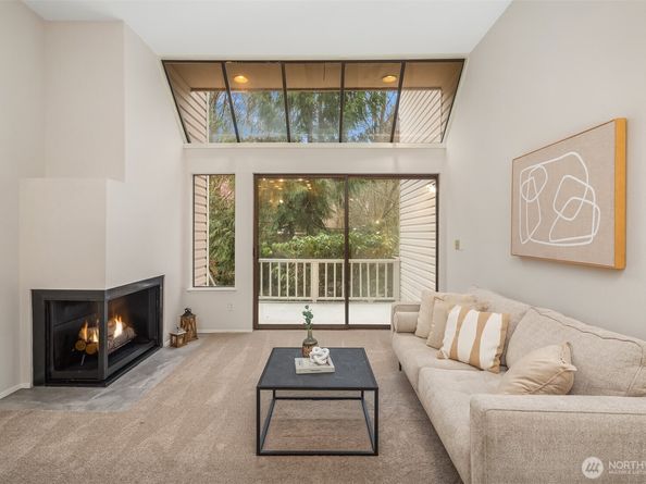 19805 15th Avenue NE 3, Shoreline WA 98155