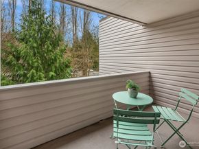 19805 15th Avenue NE 3, Shoreline WA 98155