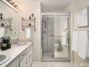 19805 15th Avenue NE 3, Shoreline WA 98155