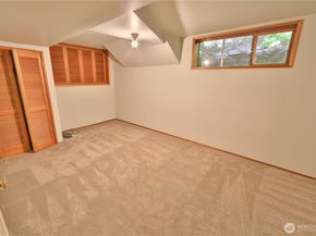 10915 N Deer Drive, Woodway WA 98020