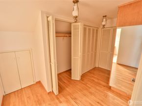 10915 N Deer Drive, Woodway WA 98020