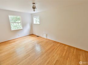 10915 N Deer Drive, Woodway WA 98020