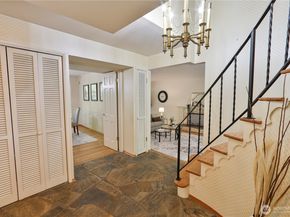 10915 N Deer Drive, Woodway WA 98020