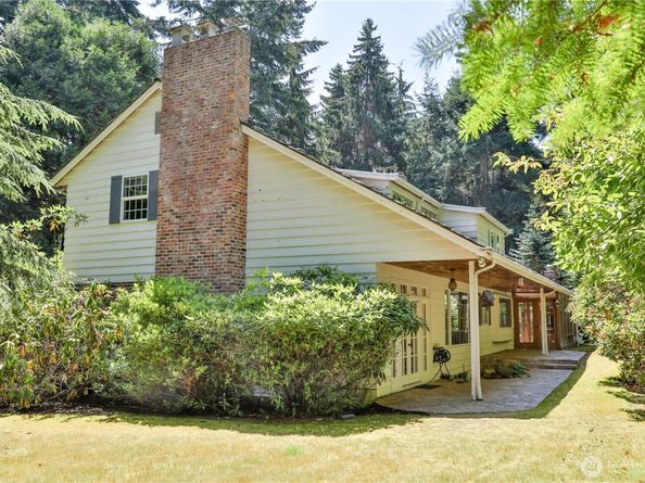 10915 N Deer Drive, Woodway WA 98020