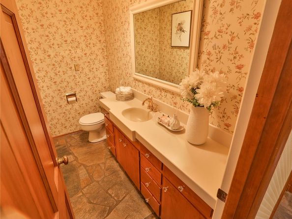 10915 N Deer Drive, Woodway WA 98020