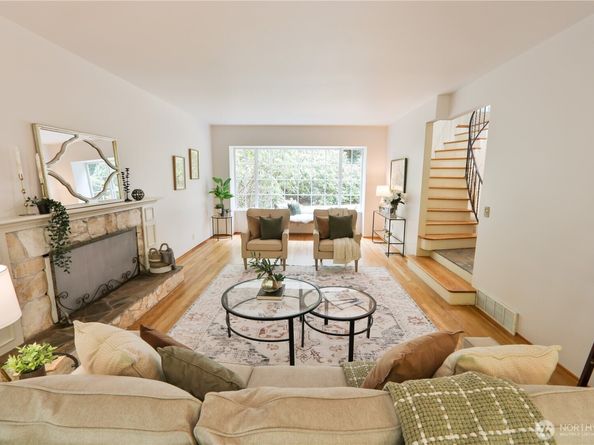 10915 N Deer Drive, Woodway WA 98020