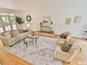 10915 N Deer Drive, Woodway WA 98020