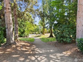 15829 NE 90th Way, Redmond WA 98052