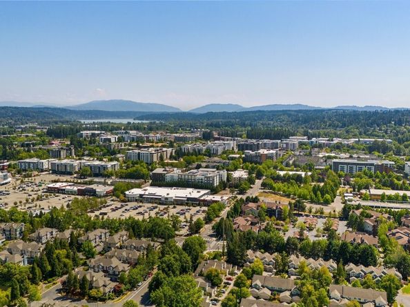 15829 NE 90th Way, Redmond WA 98052