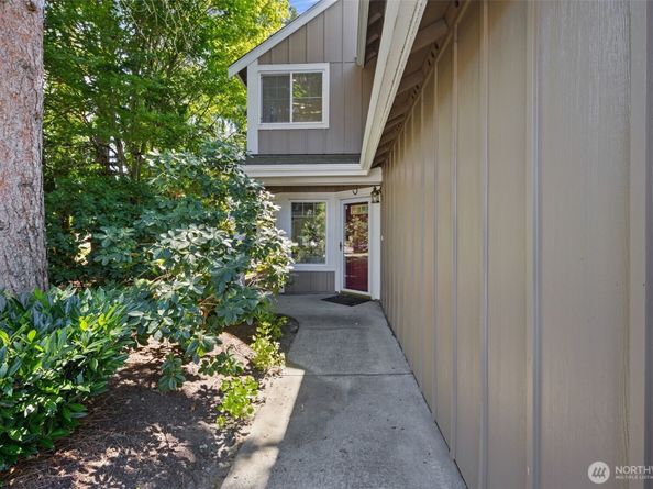 15829 NE 90th Way, Redmond WA 98052