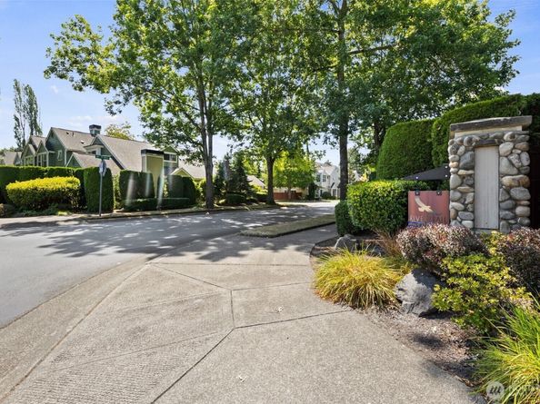 15829 NE 90th Way, Redmond WA 98052