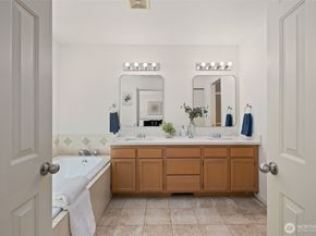 15829 NE 90th Way, Redmond WA 98052