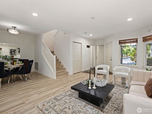 15829 NE 90th Way, Redmond WA 98052