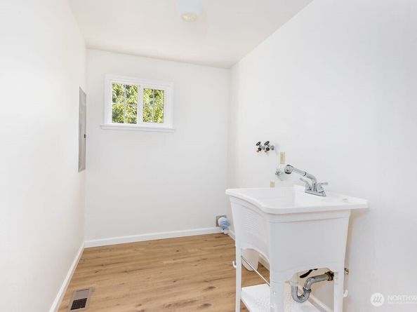 13420 252nd Avenue SE, Issaquah WA 98027