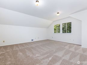 13420 252nd Avenue SE, Issaquah WA 98027