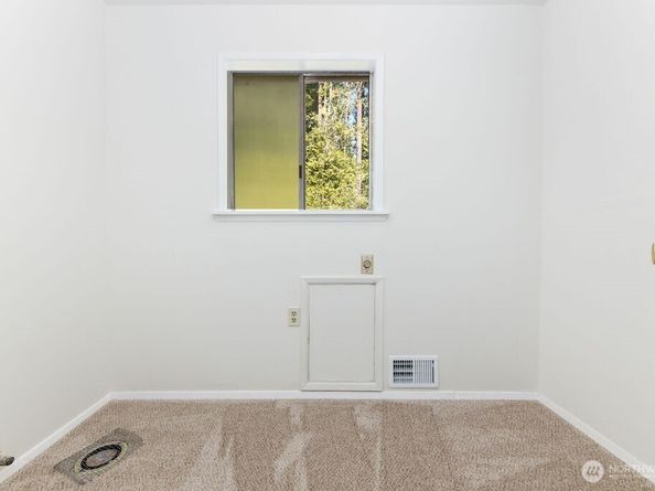 13420 252nd Avenue SE, Issaquah WA 98027