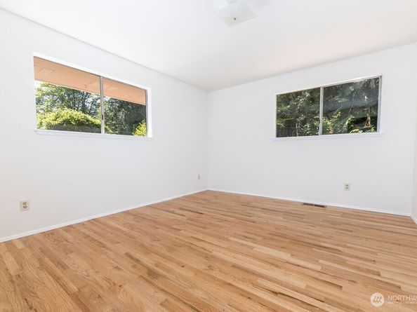 13420 252nd Avenue SE, Issaquah WA 98027