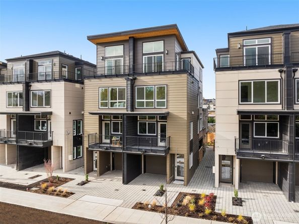 9215 Densmore Avenue N, Seattle WA 98103
