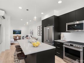 9215 Densmore Avenue N, Seattle WA 98103