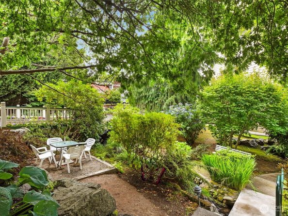 603 7th Avenue N A301, Edmonds WA 98020