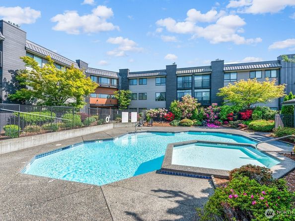 11300 1st Avenue NE 224, Seattle WA 98125
