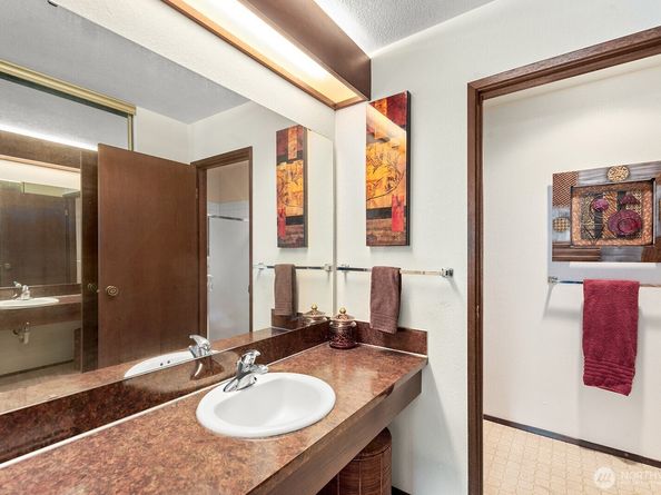 11300 1st Avenue NE 224, Seattle WA 98125