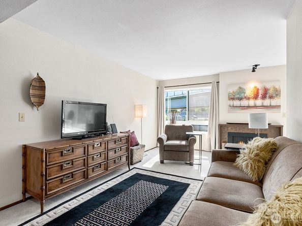 11300 1st Avenue NE 224, Seattle WA 98125