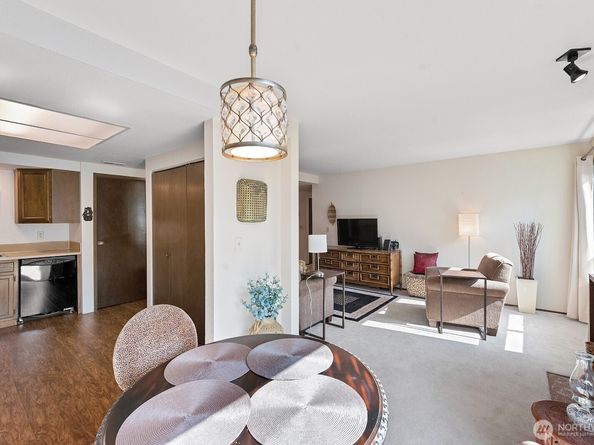 11300 1st Avenue NE 224, Seattle WA 98125