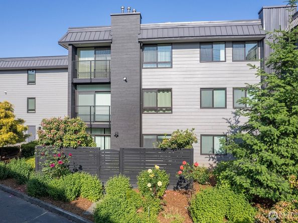 11300 1st Avenue NE 224, Seattle WA 98125