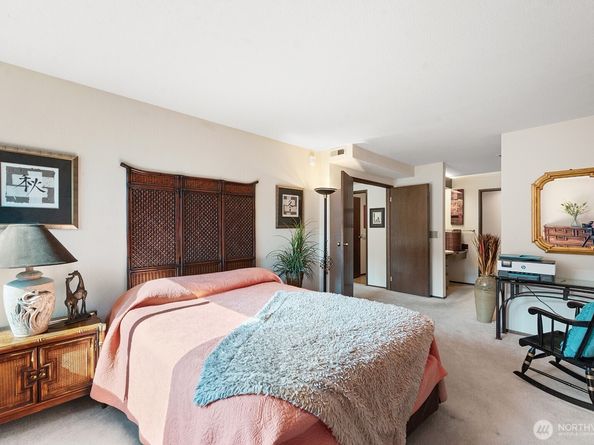 11300 1st Avenue NE 224, Seattle WA 98125