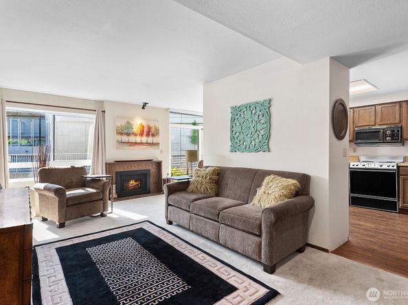 11300 1st Avenue NE 224, Seattle WA 98125