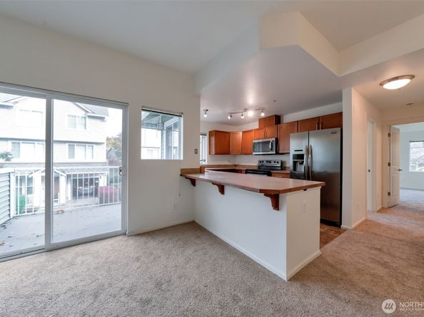 4035 S 212th Court C, SeaTac WA 98198