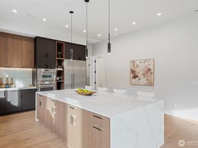 2423 129th Avenue SE, Bellevue WA 98005