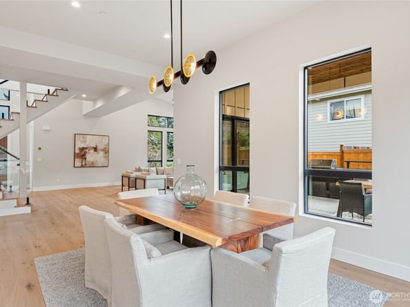 2423 129th Avenue SE, Bellevue WA 98005